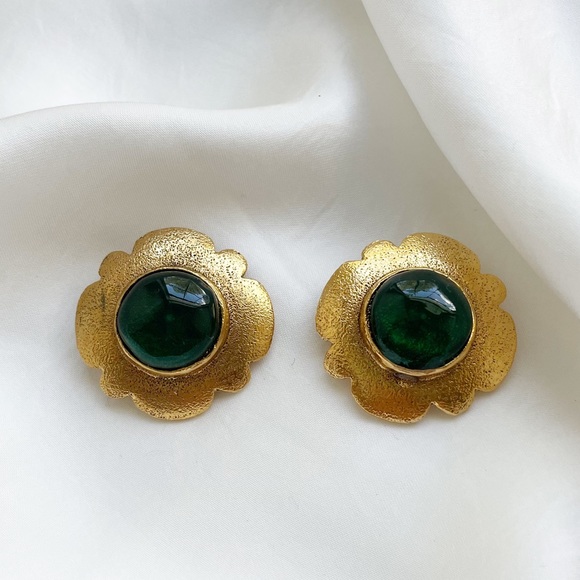 CHANEL Jewelry - CHANEL 24k 80s Gripoix Flower Poured Glass Earrings
